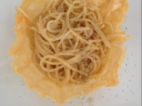 Spaghetti cacio e pepe a modo mio