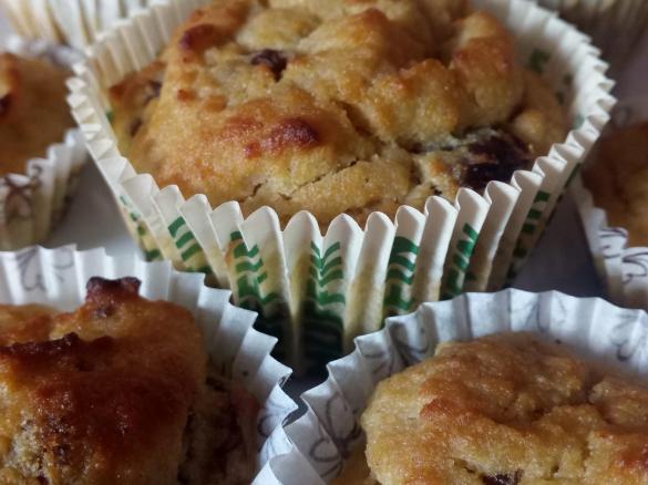 MUFFINS MELE E UVETTA_senza zucchero