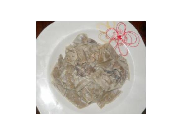 Maltagliati con Spora di funghi Champignon