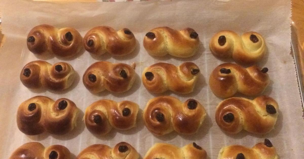 Lussekatter O Lussebullar Dolcetti Svedesi Di S Lucia Allo Zafferano E Un Ricetta Creata Dall Utente Giotess Questa Ricetta Bimby Potrebbe Quindi Non Essere Stata Testata La Troverai Nella Categoria Prodotti Da Forno